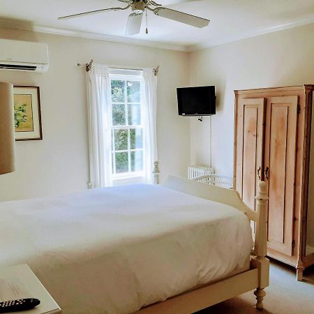 ساندويتش Belfry Inn And Bistro المظهر الخارجي الصورة