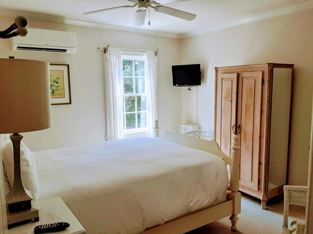 ساندويتش Belfry Inn And Bistro المظهر الخارجي الصورة