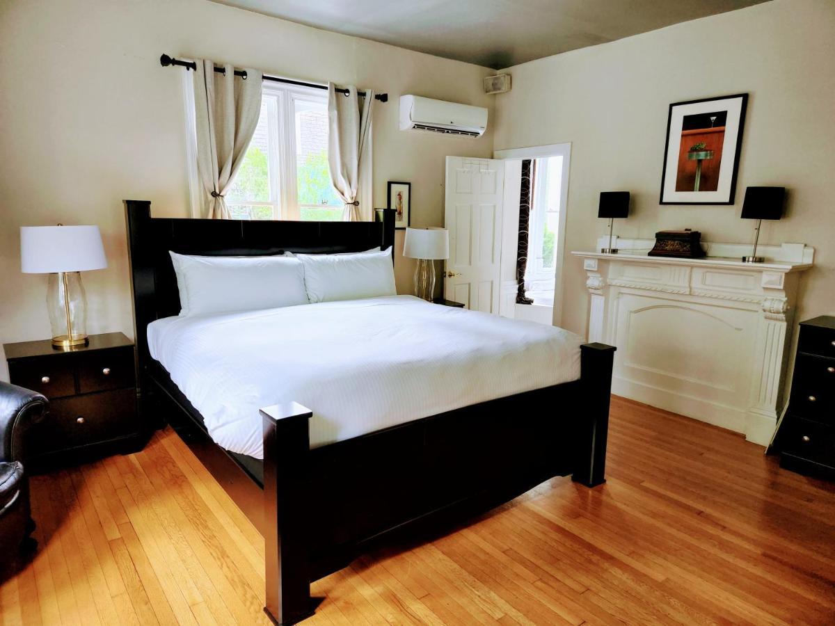 ساندويتش Belfry Inn And Bistro المظهر الخارجي الصورة