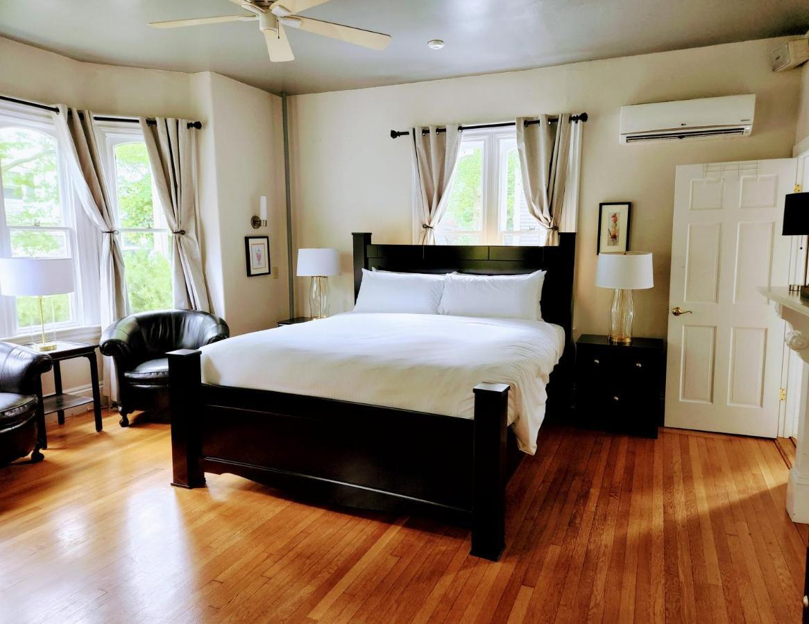 ساندويتش Belfry Inn And Bistro المظهر الخارجي الصورة