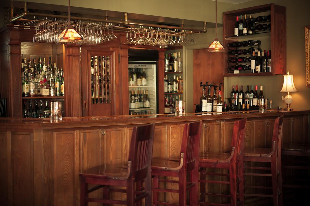 ساندويتش Belfry Inn And Bistro المظهر الخارجي الصورة