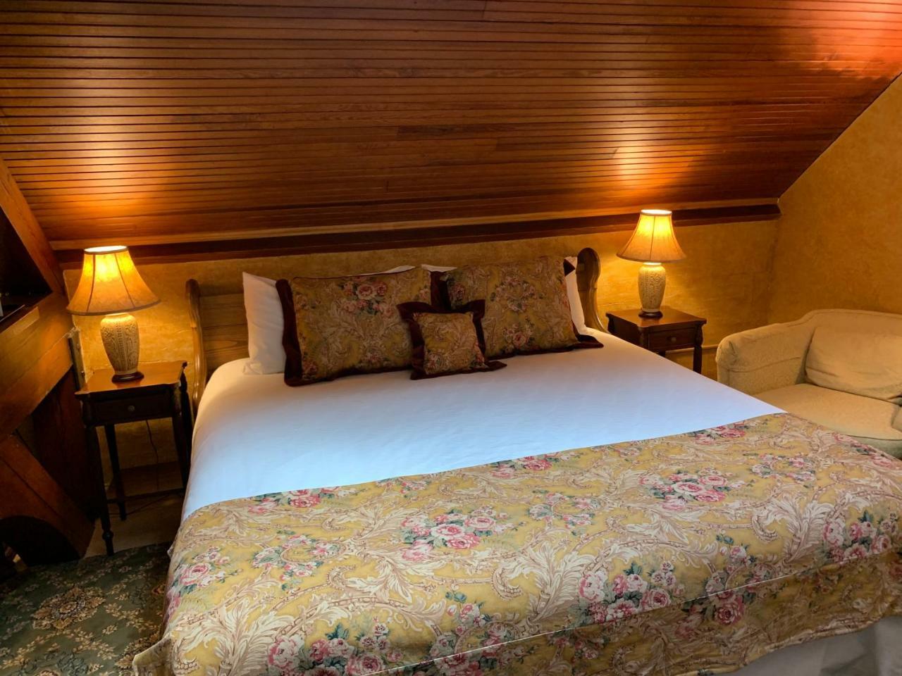 ساندويتش Belfry Inn And Bistro المظهر الخارجي الصورة
