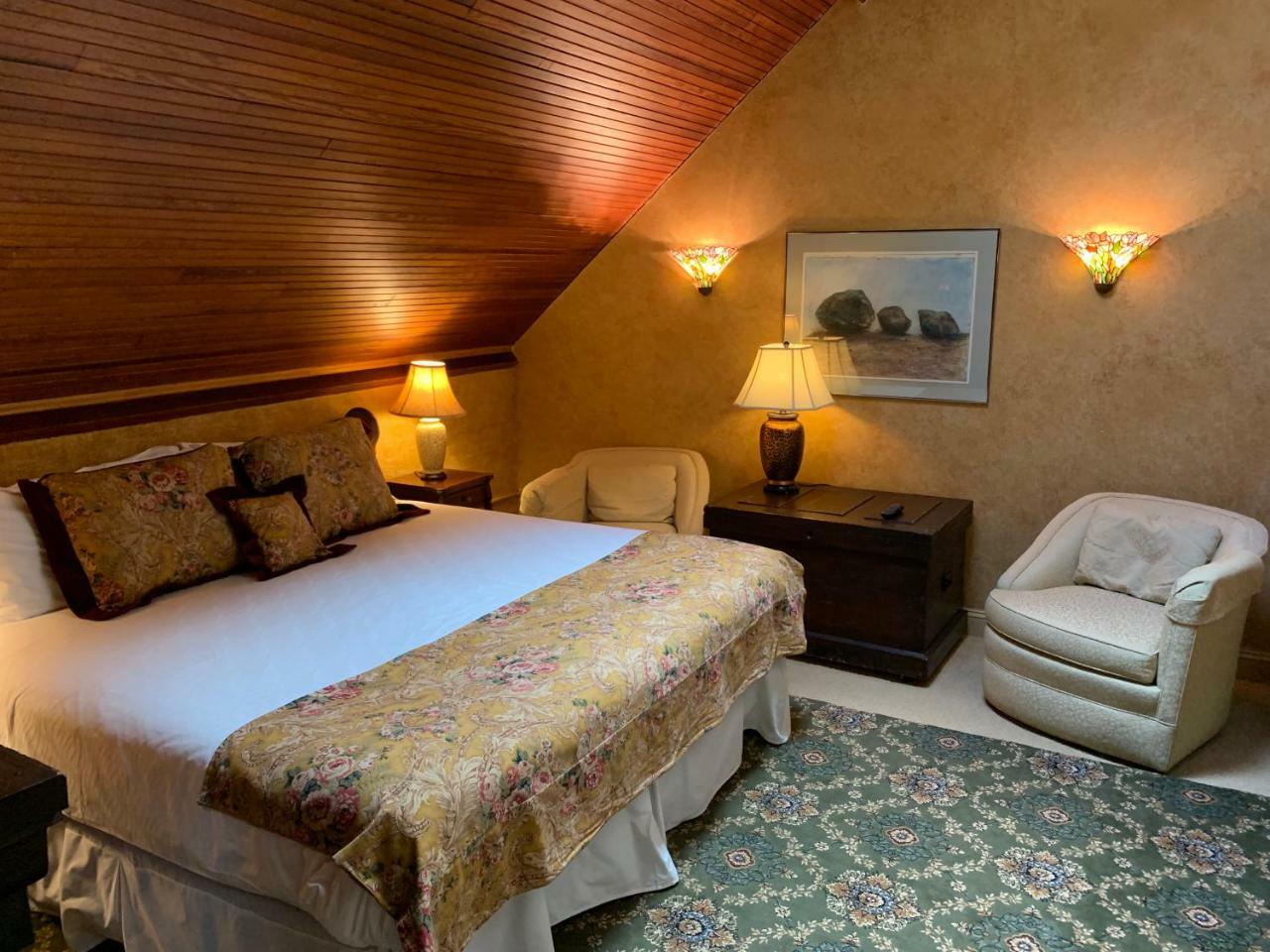 ساندويتش Belfry Inn And Bistro المظهر الخارجي الصورة